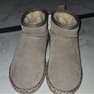 BearPaw Tan Winter Boots